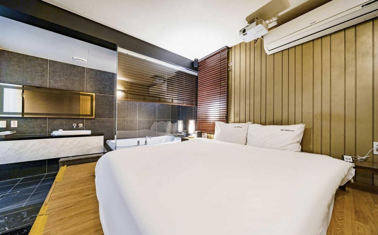 Haeundae Gary Cooper Hotel Пусан Екстер'єр фото